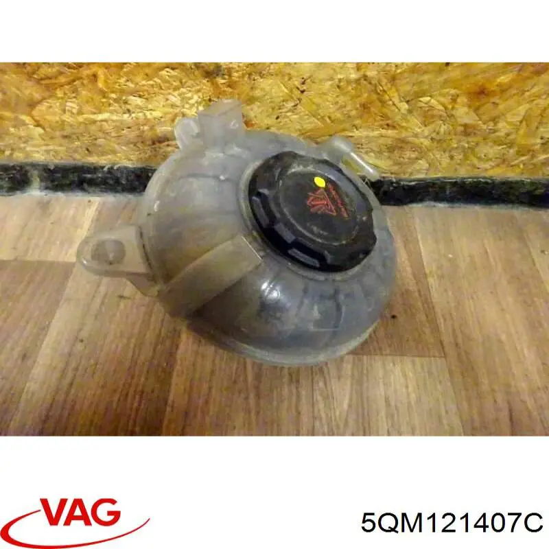 Бачок системи охолодження двигуна розширювальний VAG 5QM121407C ціна, від 10.14 USD