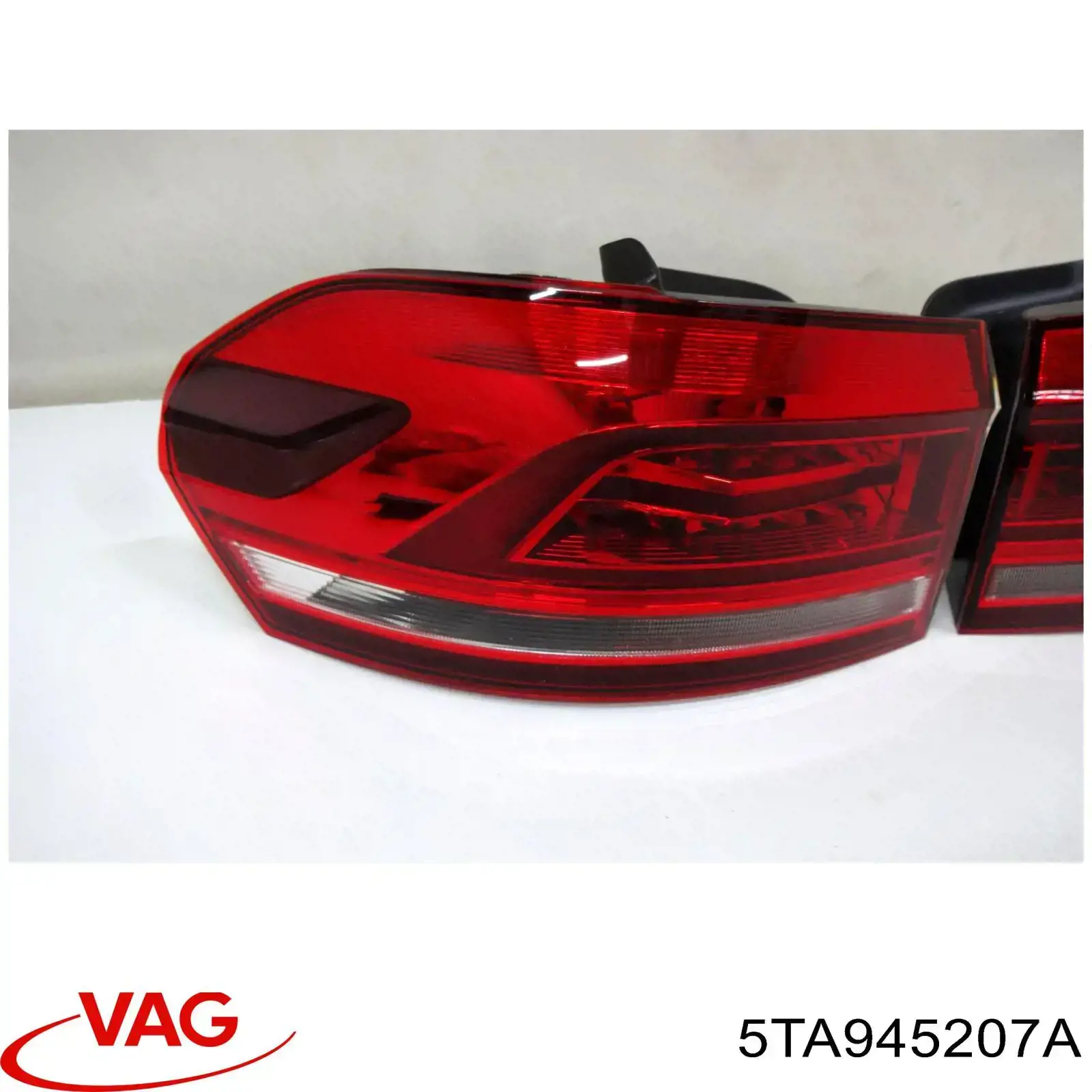 Ліхтар задній VAG 5TA945207A ціна, від 217.88 USD