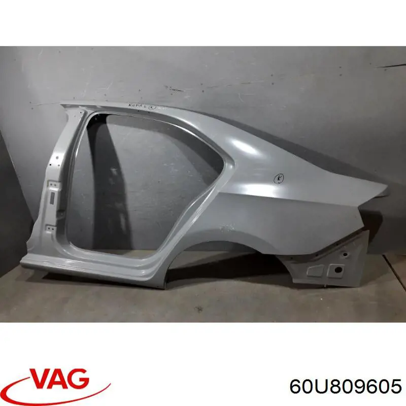 60U809605 VAG Ремчастина кузова ліва
