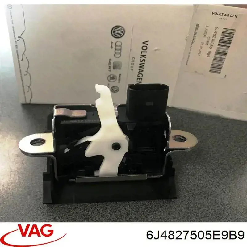 Замок кришки багажника Vika 88271802401