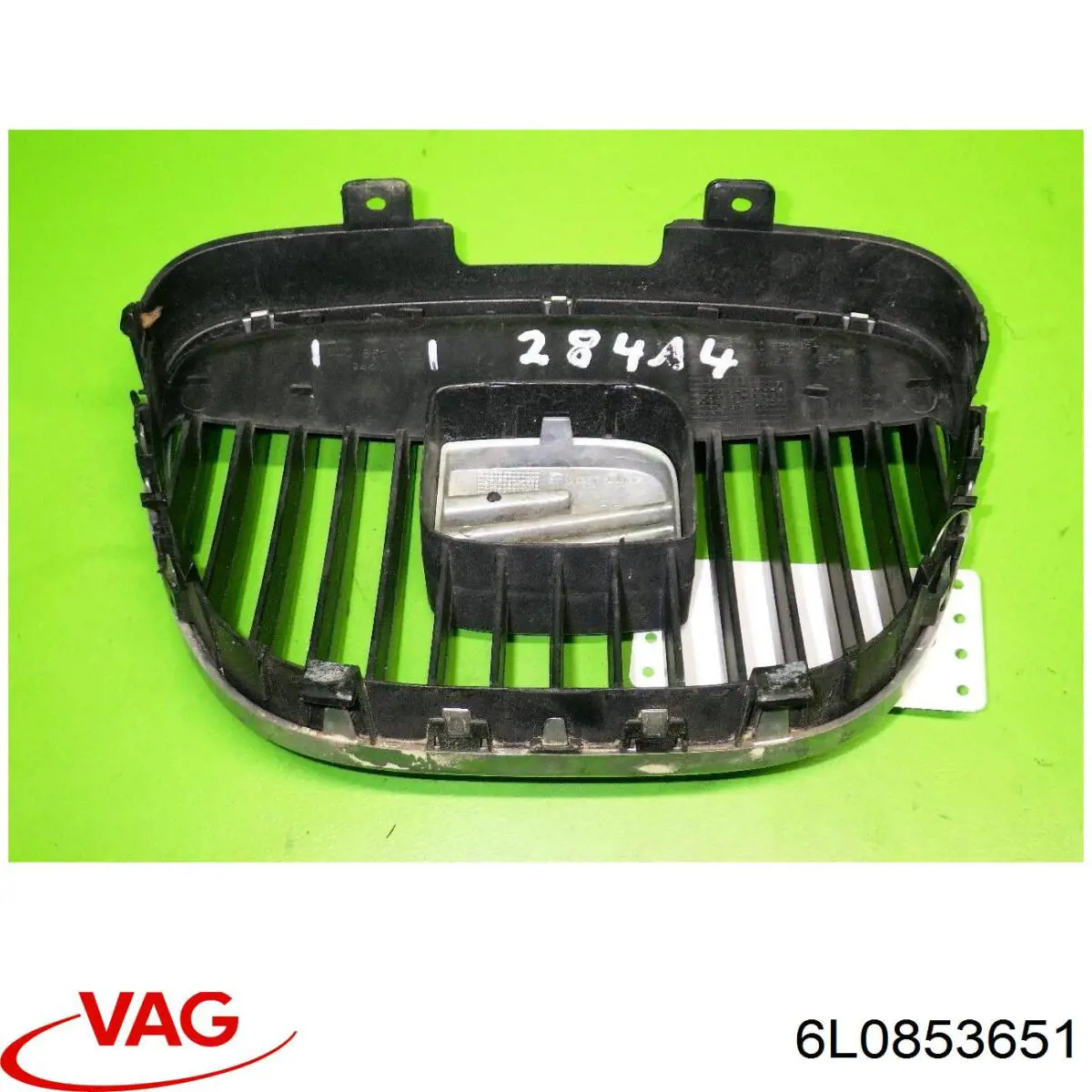 6L0853651 VAG Решітка радіатора