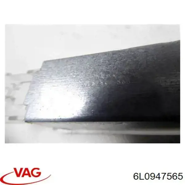 Плафон підсвічення бардачка VAG 6L0947565 ціна, від 1.65 USD