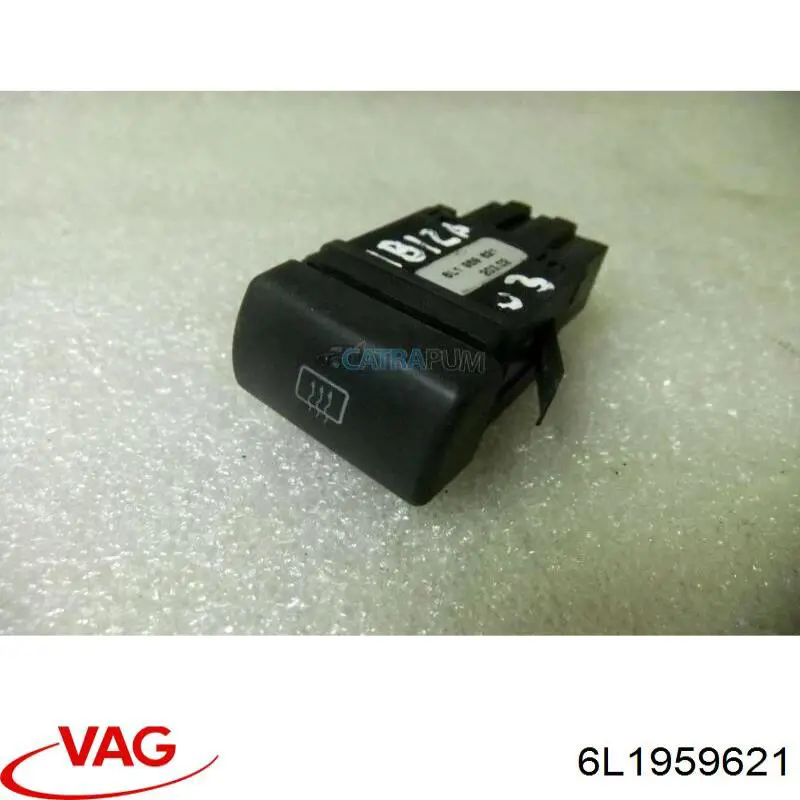 Кнопка включення обігріву заднього скла VAG 6L1959621 ціна, від 8.87 USD