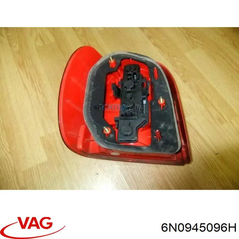 Задній правий стоп Polcar 952588E