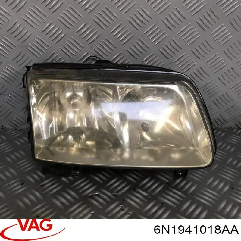 Купити 6N1941018AA VAG Права блок фара