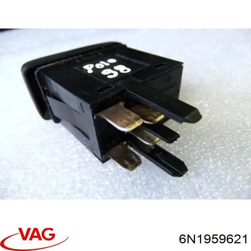 Вимикач обігріву заднього скла VAG 6N1959621 ціна, від 6.21 USD