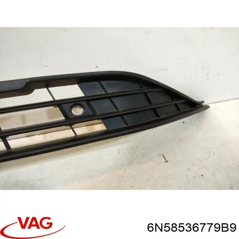 Решітка переднього бампера VAG 6N58536779B9 ціна, від 21.61 USD