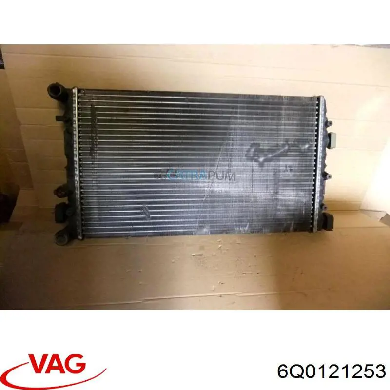 Купити 6Q0121253 VAG Радіатор двигуна