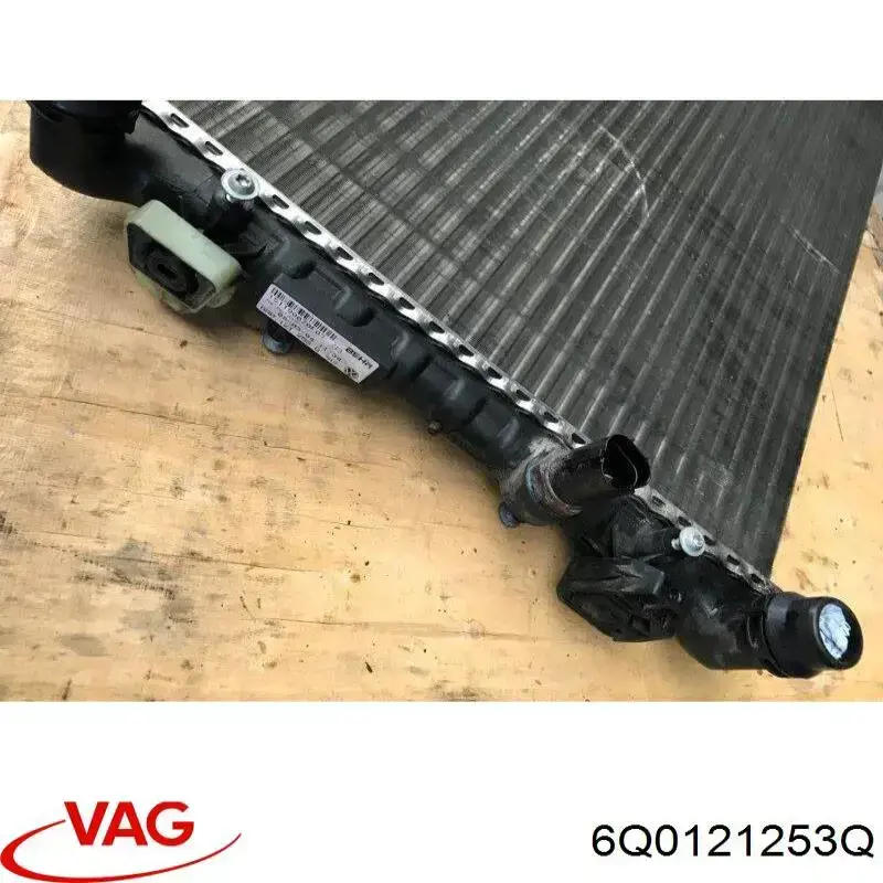 Радіатор 6Q0121253Q VAG
