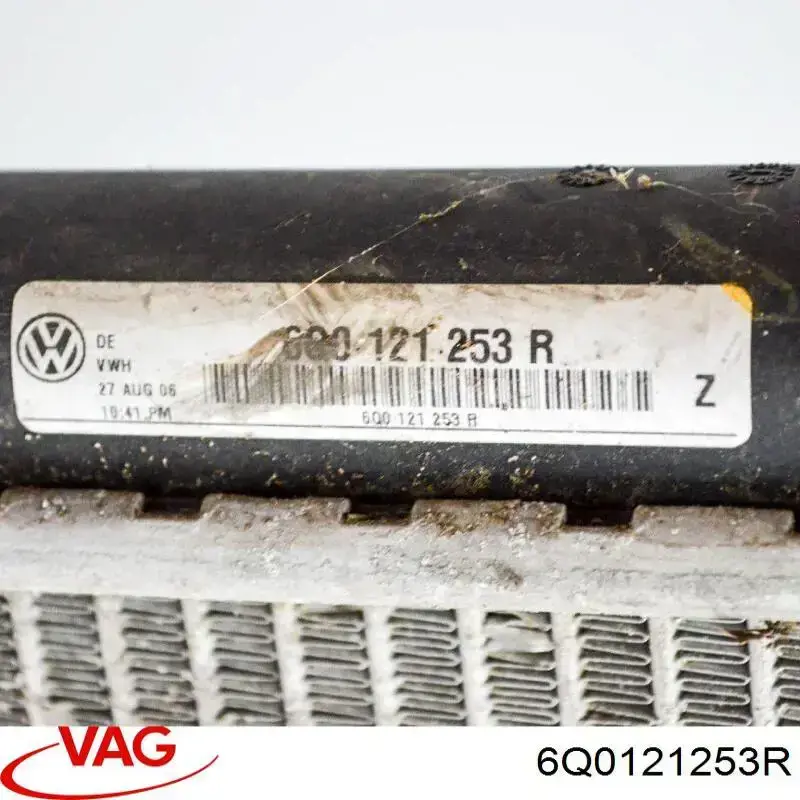 Купити 6Q0121253R VAG Радіатор двигуна