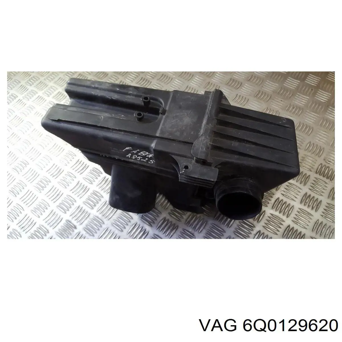 Фільтр повітряний VAG 6Q0129620