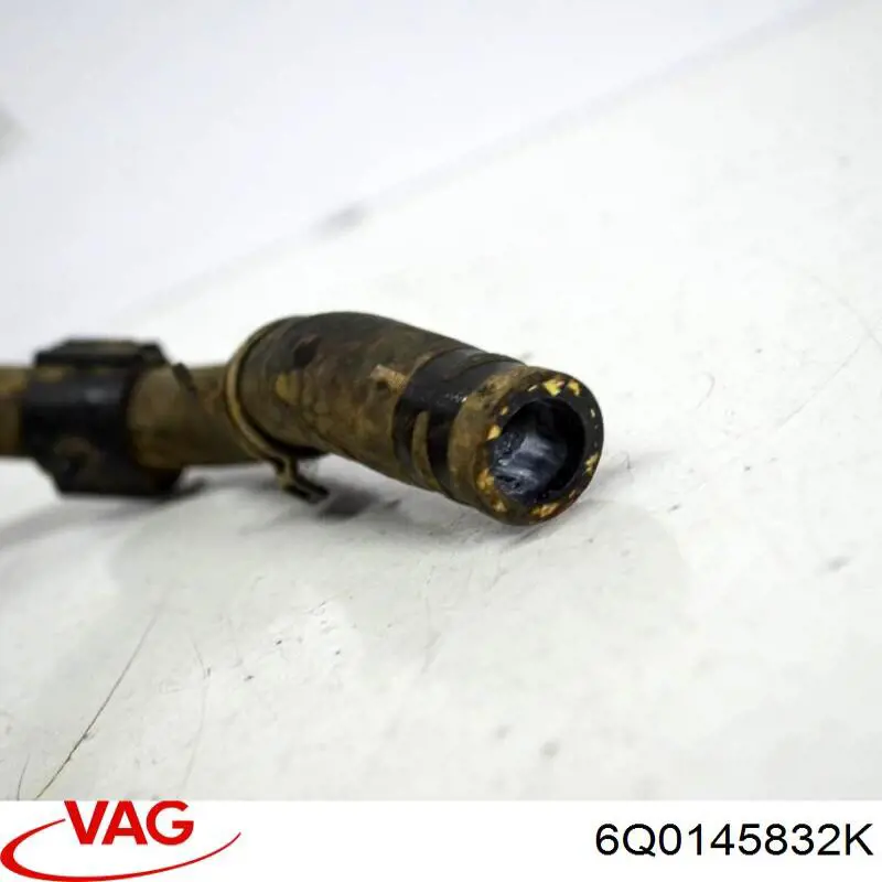 Купити 6Q0145832K VAG Шланг/патрубок интеркуллера