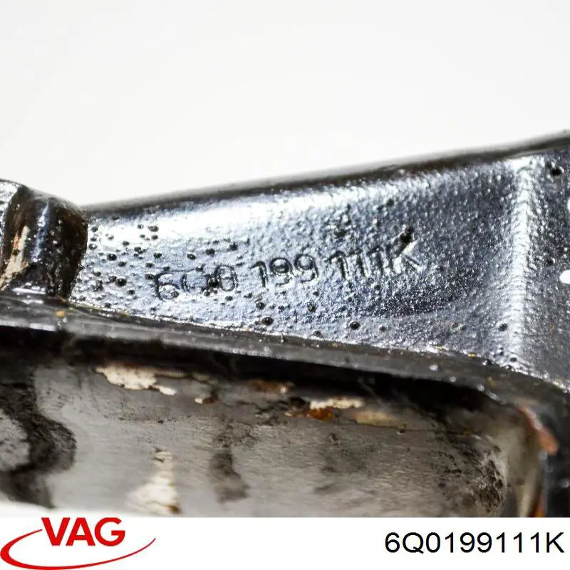 Кронштейн подушки (опори) двигуна, лівої VAG 6Q0199111K ціна, від 6.33 USD