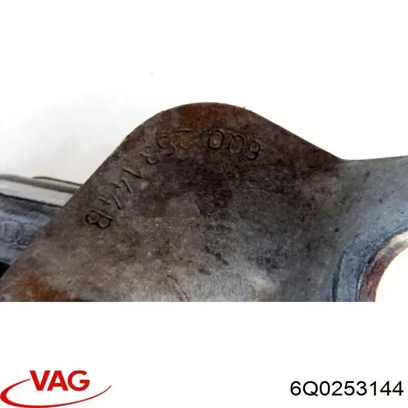 Кронштейн задньої подушки глушника 6Q0253144 VAG