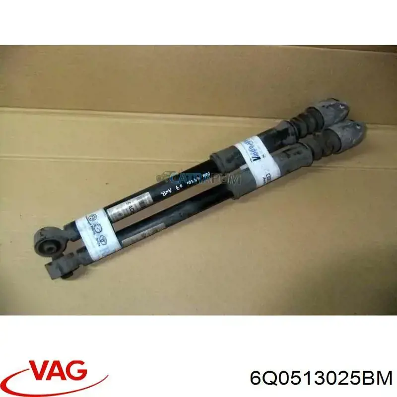 Купити AGA047MT Magnum Technology Стійка амортизатора задня