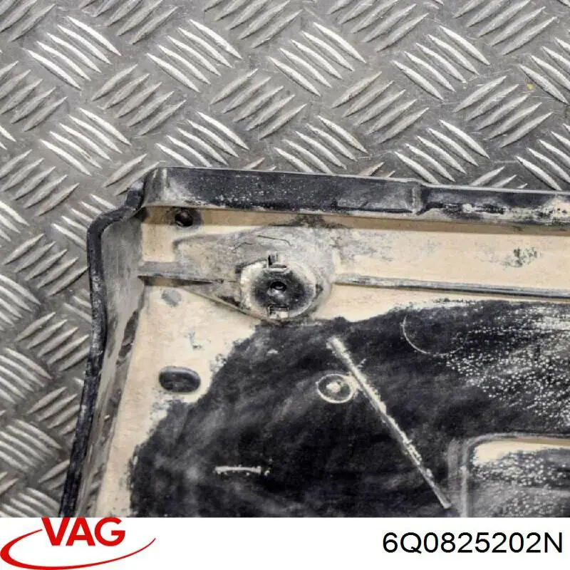 Захист днища, правий VAG 6Q0825202N
