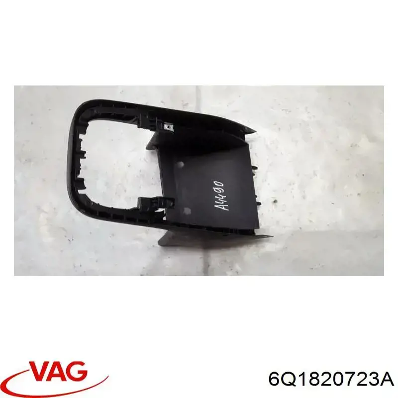  VAG 6Q1820723A