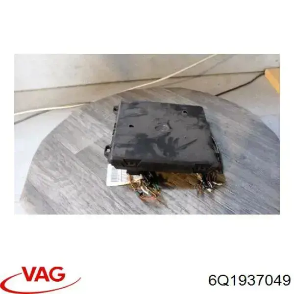 Електронний блок керування двигуном 6Q1937049 VAG