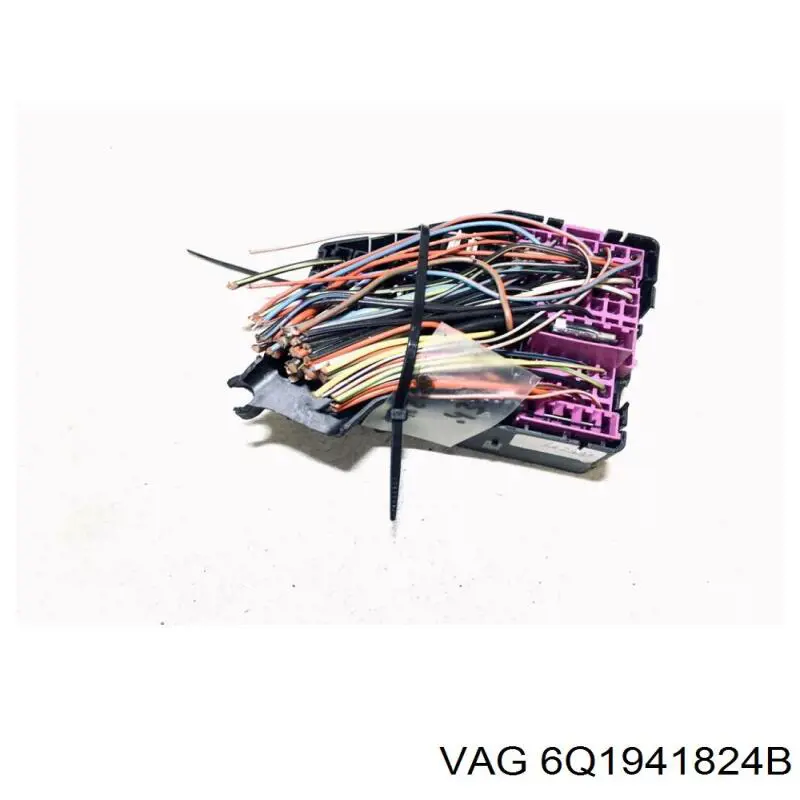 Блок запобіжників задній, салонний VAG 6Q1941824B ціна, від 12.67 USD