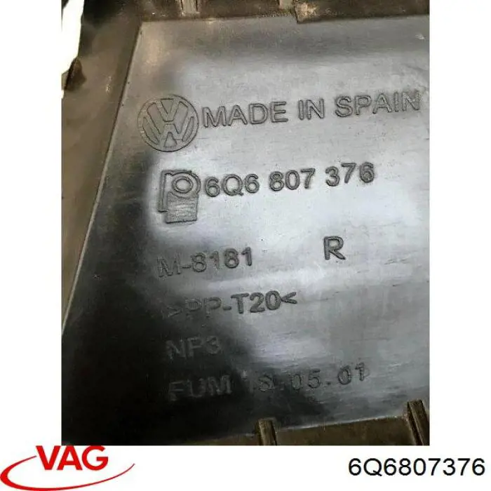 Кронштейн бампера заднього, правий 6Q6807376 VAG