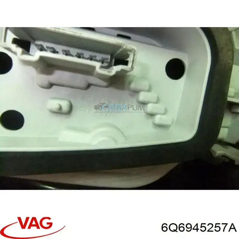 Цоколь (патрон) заднього ліхтаря VAG 6Q6945257A ціна, від 40.49 USD