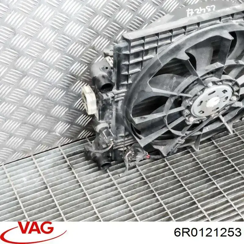 Купити 6R0121253 VAG Радіатор двигуна