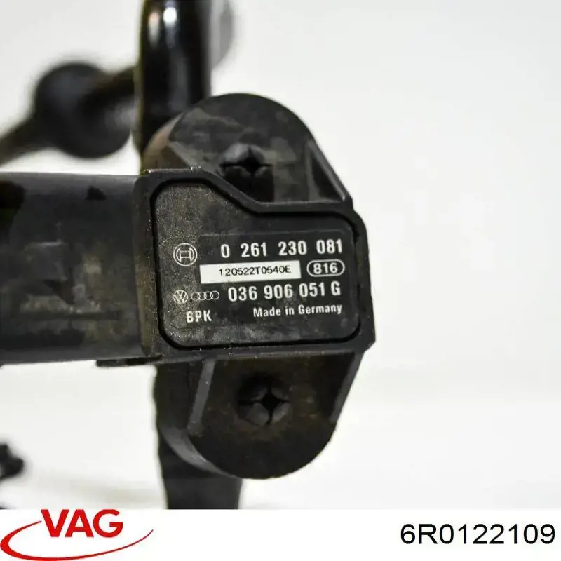 Фланець системи охолодження (трійник) 6R0122109 VAG