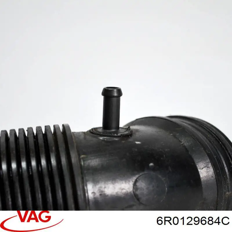 Купити 6R0129684C VAG Патрубок повітряний, вихід повітряного фільтра
