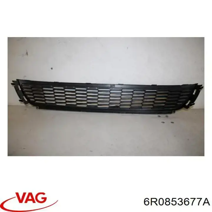 6R0853677A VAG Решітка переднього бампера, центральна