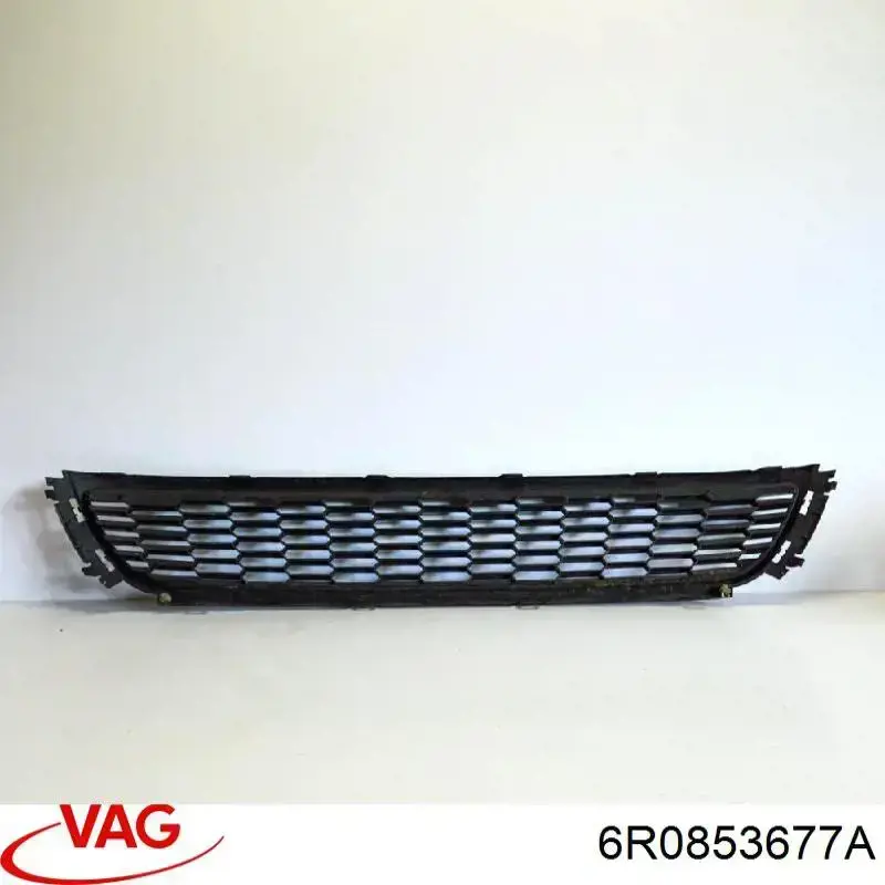 Решітка переднього бампера, центральна VAG 6R0853677A