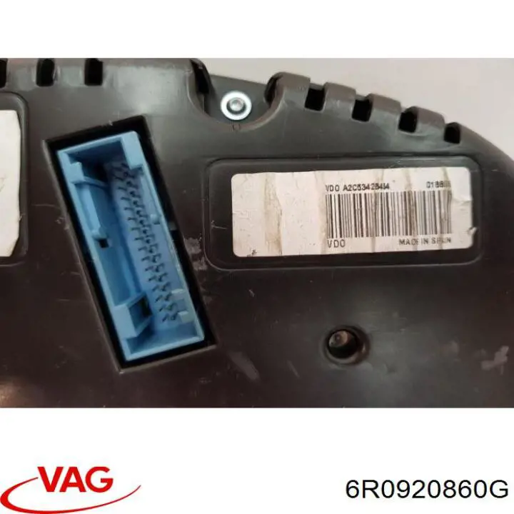 Щиток приладів VAG 6R0920860G