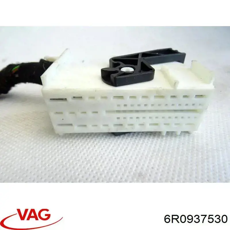 6R0937530 VAG Блок запобіжників задній, салонний