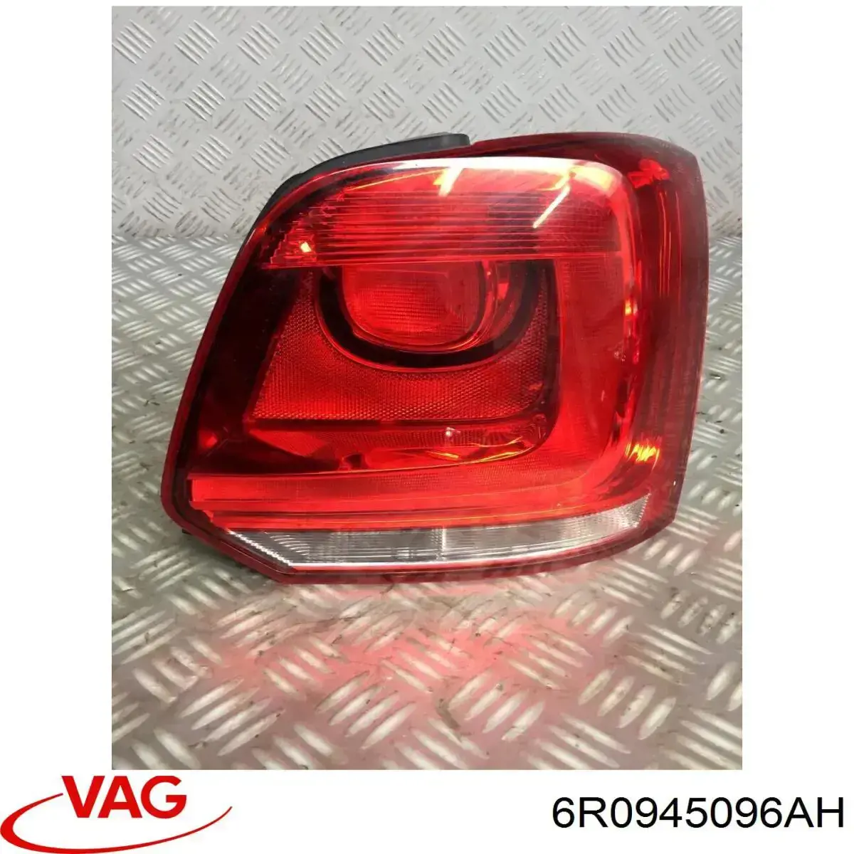 Купити 6R0945096AH VAG Задня права фара