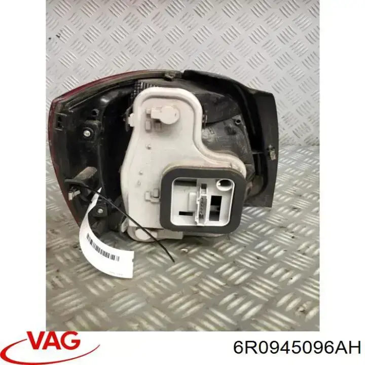 Задні ліхтарі VAG 6R0945096AH ціна, від 39.37 USD