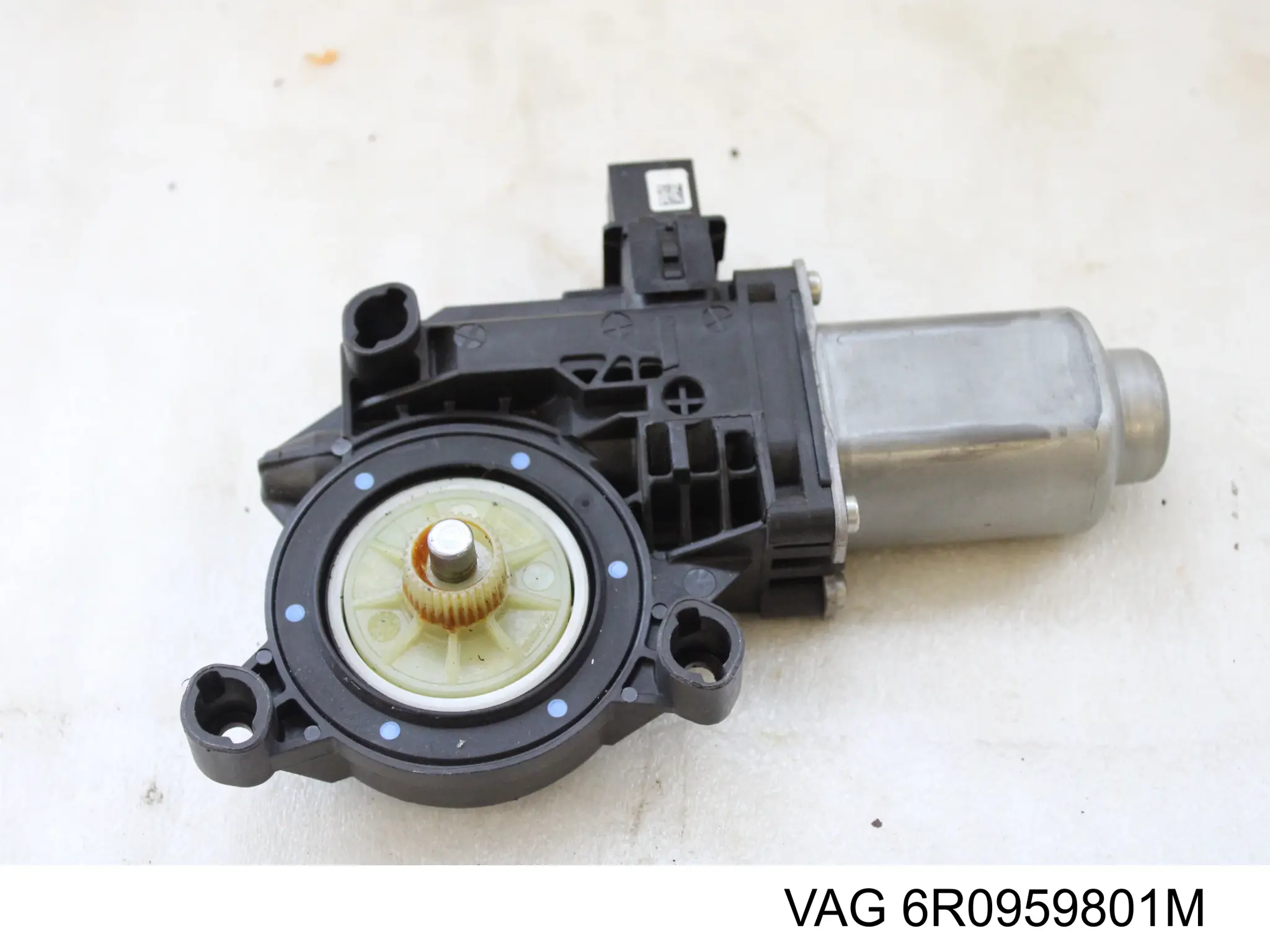 Купити 6R0959801M VAG Двигун склопідіймача двері передньої, лівої