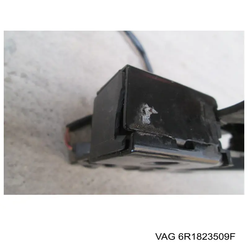 Замок капота VAG 6R1823509F ціна, від 30.08 USD