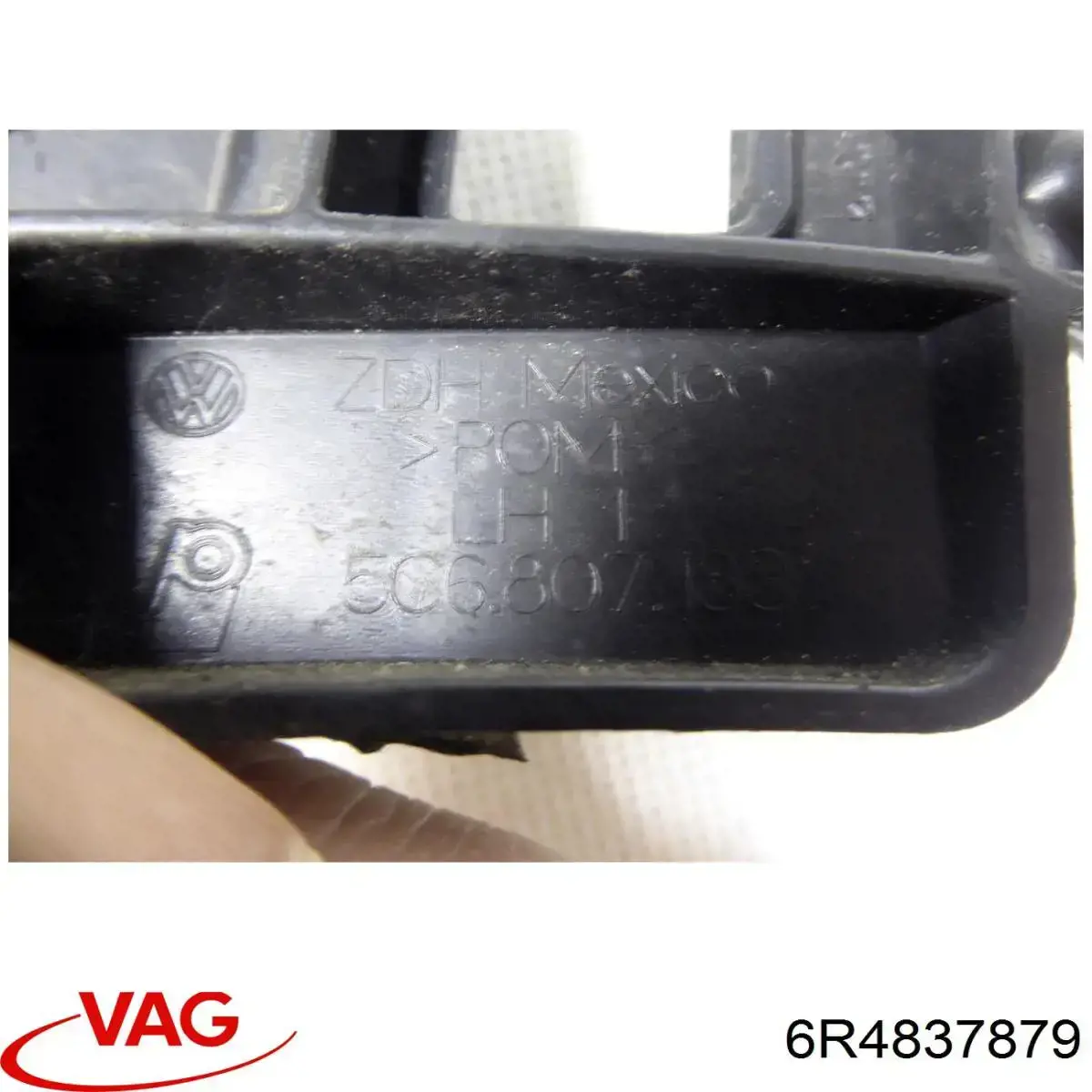 Ручка передньої двері зовнішня ліва VAG 6R4837879
