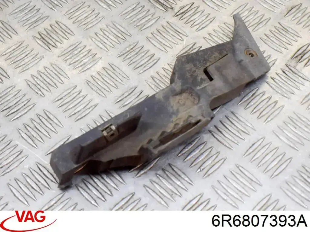 Кронштейн бампера заднього, лівий 88071855302 Diamond/DPA