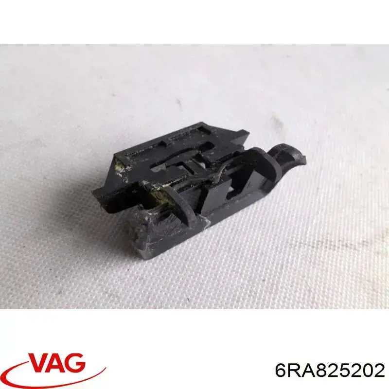 Купити 6RA825202 VAG Захист днища передній правий