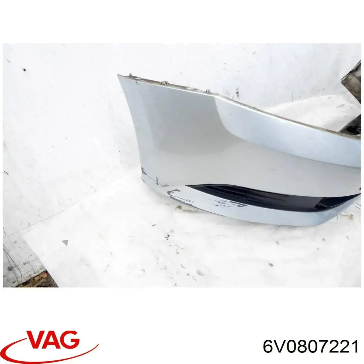 Купити 6V0807221 VAG Буфер (бампер) передній