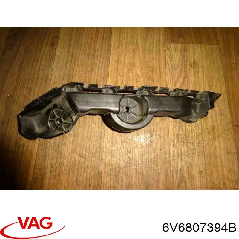 Купити 6V6807394B VAG Направляюча заднього бампера, права