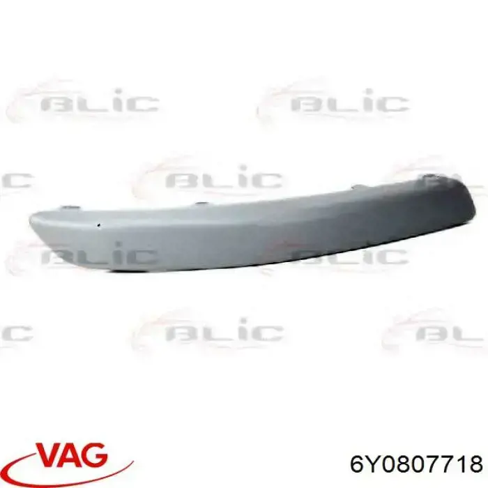 Купити 6Y0807718 VAG Накладка бампера переднього, права