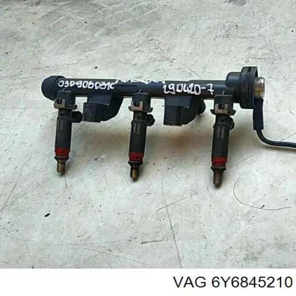 Купити 6Y6845210 VAG Кватирка двері трикутник, задня, права