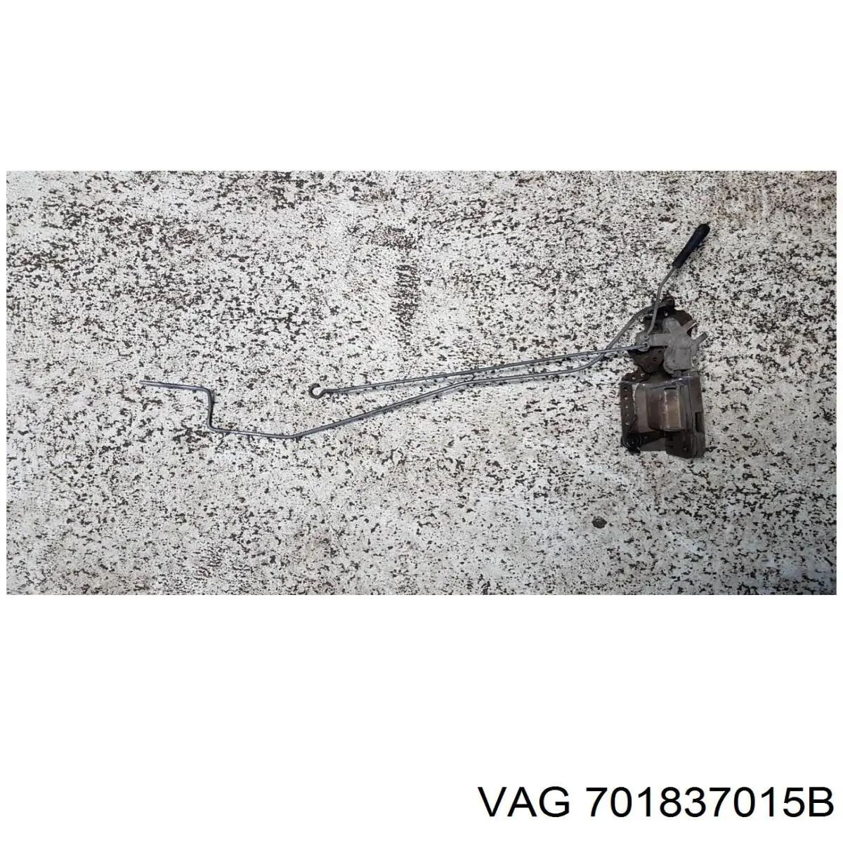 Замок передньої лівої двері 701837015B VAG