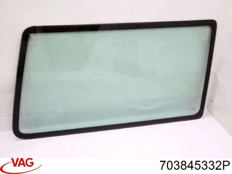 703845332P VAG Стукло багажника, праве