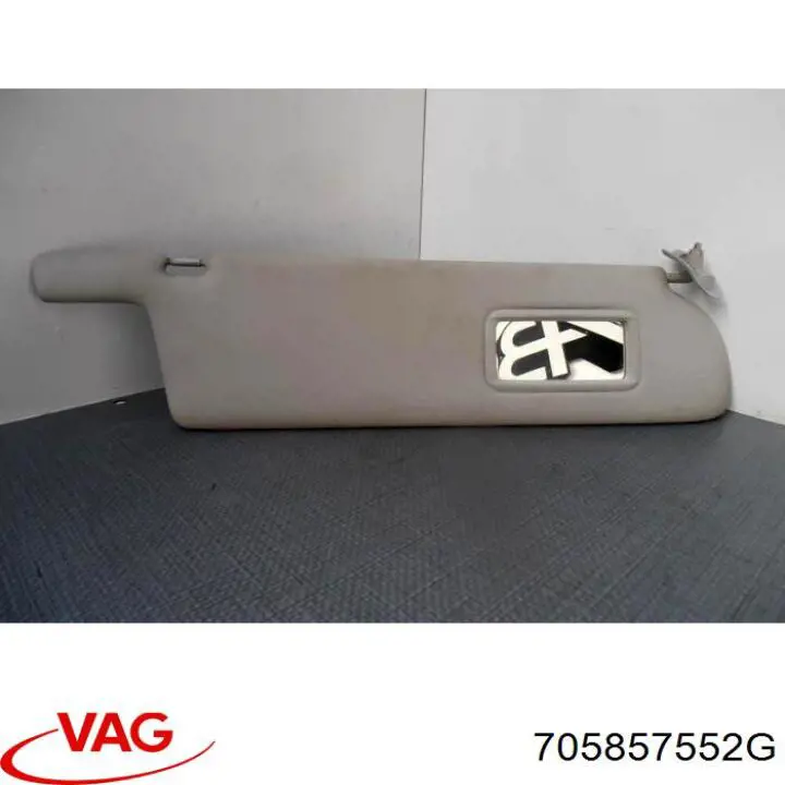 705857552G VAG Козирок протисонячний