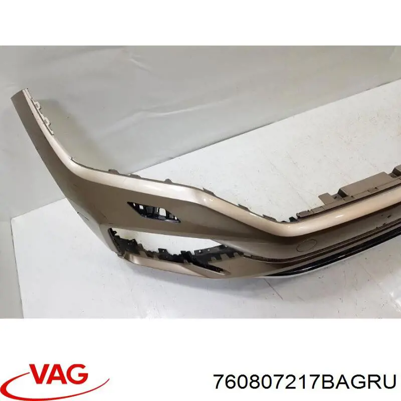 Передній бампер 760807217BAGRU VAG