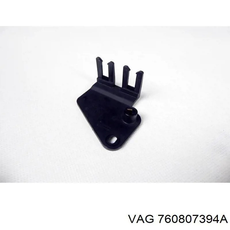 Направляюча заднього бампера, права 760807394A VAG
