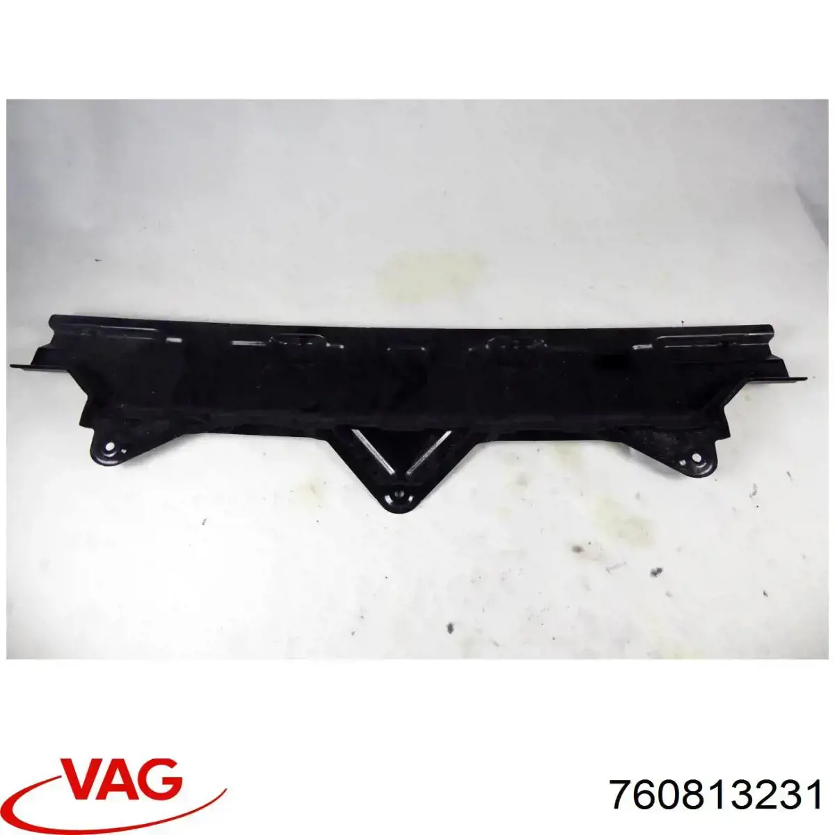760813231 VAG Амортизатор бампера заднього