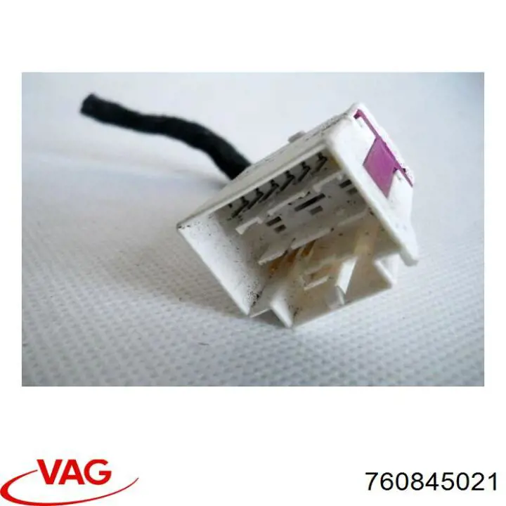 Скло передніх дверей, лівою VAG 760845021C ціна, від 34.49 USD